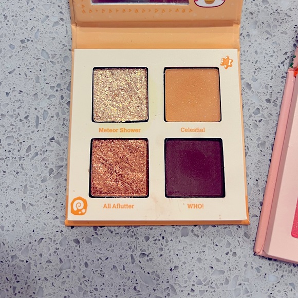 ANIMAL CROSSING COLOURPOP COLLABORATION - discontinued - Picture 4 of 7